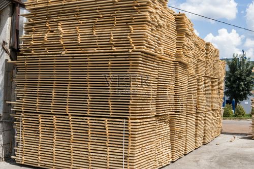 锯木板的仓库在户外锯木厂.木木材堆木空白建筑材料.行业.
